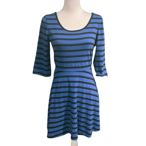 Express Blue and Black Striped Fit & Flare Dress 3/4 Sleeve Scoop Neck L - Picture 2 of 6